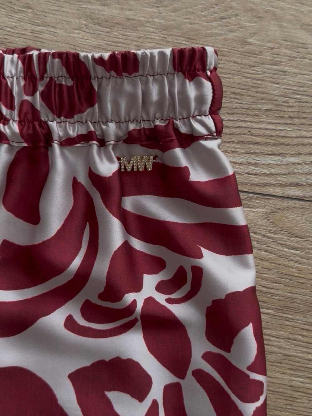 Floral Wide-Leg Two-Piece Set in Burgundy and Cream - Picture 5 of 7